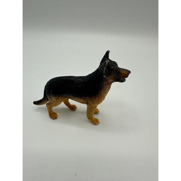 Safari Ltd Best in Show German Shepherd Figure 4” - Picture 1 of 5